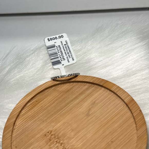 Ring - Picture 2 of 3